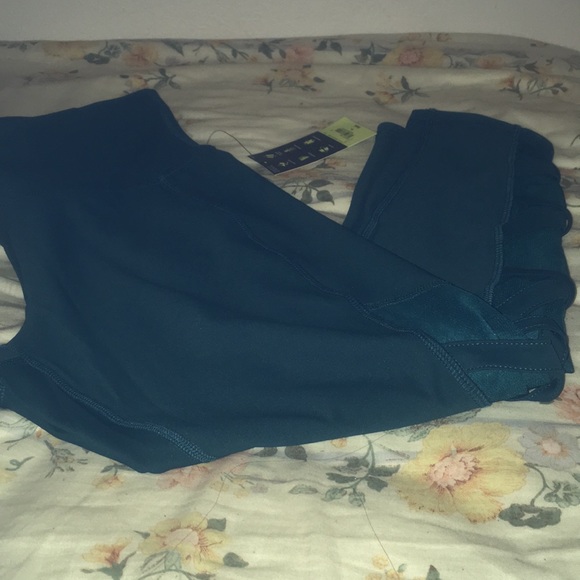 Lattice Strappy Mesh Workout Legging - Picture 2 of 4